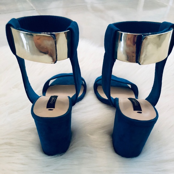 Blue Suede Cuffed Heels, size 5 - Picture 4 of 5
